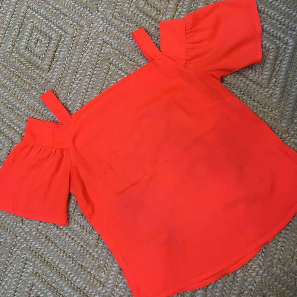 3/$10 ✨ Neon blouse